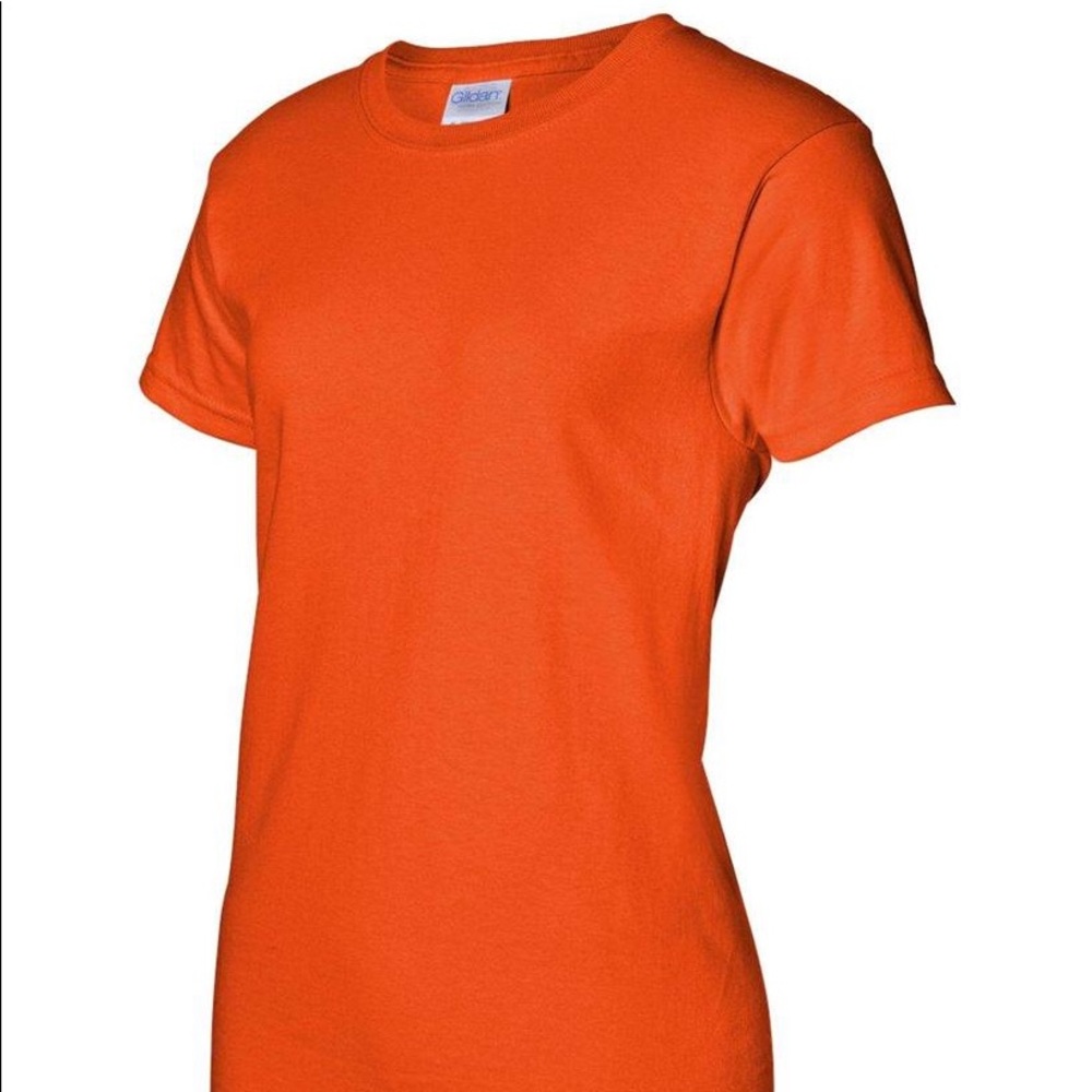 NEW! Women’s dryblend Gildan tee